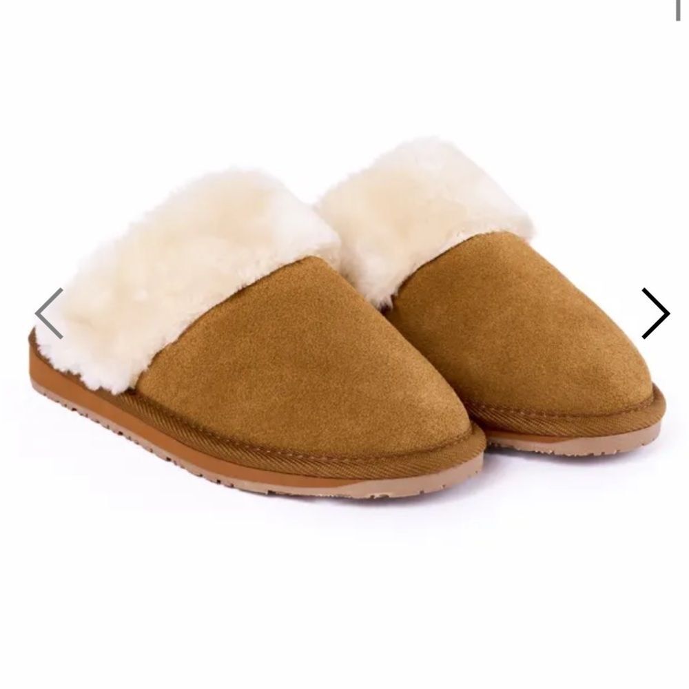 Minnetonka Kids’ Carefree Scuff Slipper Slide GUC. Size 1
